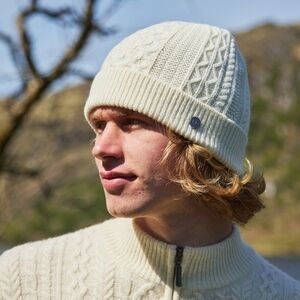 MOA Man Of Aran Ireland Beanie Cream Outdoor Ski Hiking Winter Warm Cozy Unisex